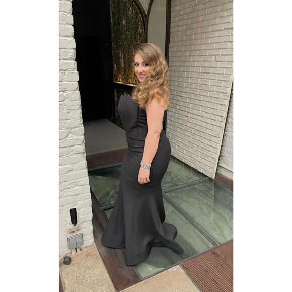 Couture by "NF by Nour"-Perfect for Maid (Matron) of Honor, Gala, Red Carpet - Picture 3 of 3